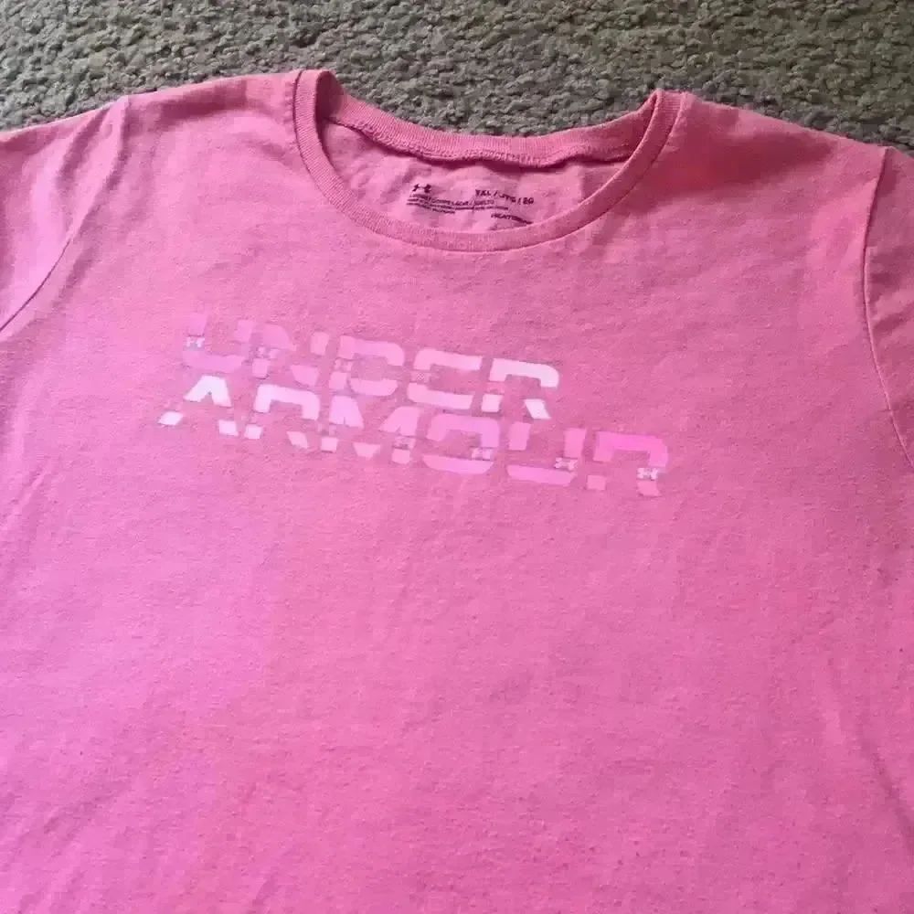 Under Armour top - Picture 2 of 3
